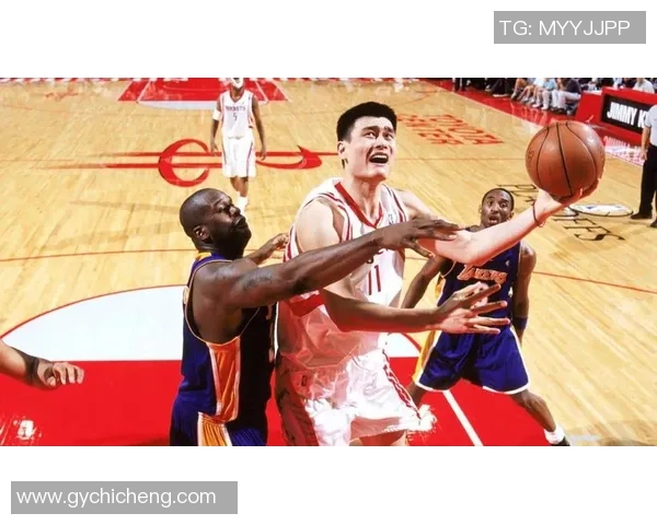 姚明街边篮球：从巨人到平民的篮球梦想与热情传承