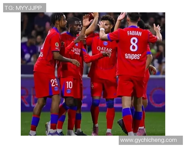 西甲激战：里昂逆转巴黎圣日耳曼引发转会风波与全场沸腾