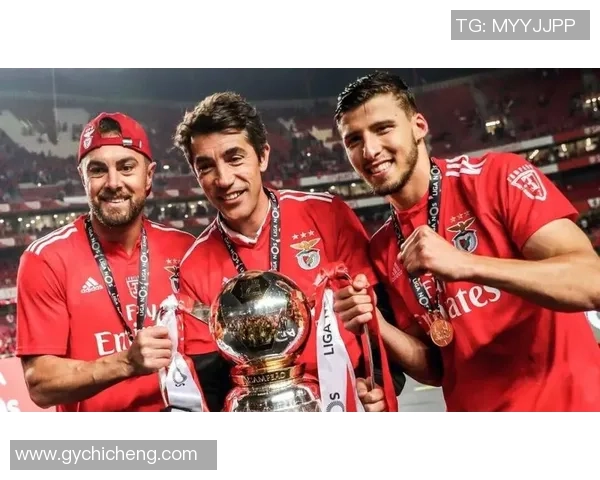 西甲精彩对决里昂逆转本菲卡全场沸腾瞬间回顾与分析