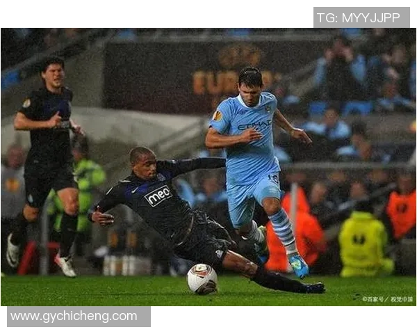 世界杯精彩对决曼城与波尔图战成平局逆转瞬间引发全场欢呼 世界杯精彩对决曼城与波尔图战成平局逆转瞬间引发全场欢呼