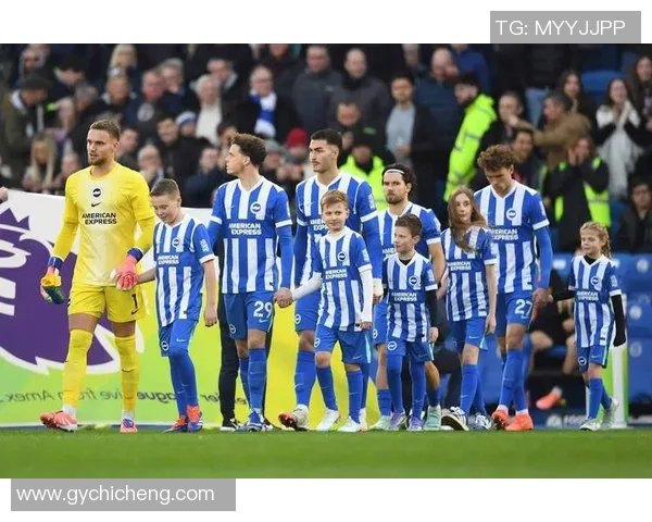 国王杯激战那不勒斯与热刺握手言和神扑瞬间点燃全场气氛 国王杯激战那不勒斯与热刺握手言和神扑瞬间点燃全场气氛