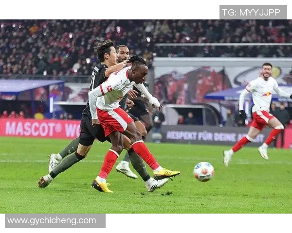 足总杯精彩对决AC米兰大胜莱比锡帽子戏法引爆全场热情