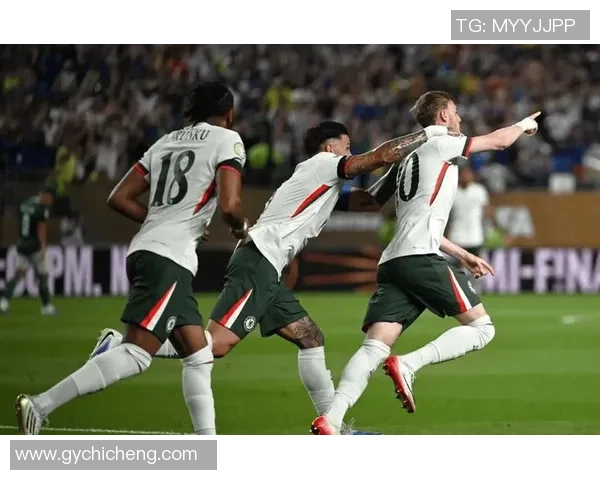 国王杯惊现冷门那不勒斯与切尔西激战成平局引发全场热议